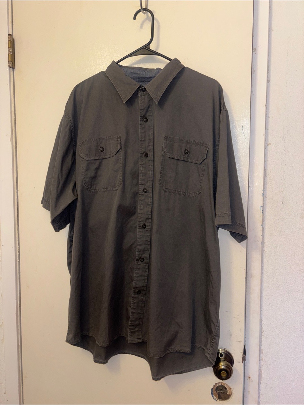 Wrangler Men's Short-Sleeve Button-Down Shirt - Charcoal